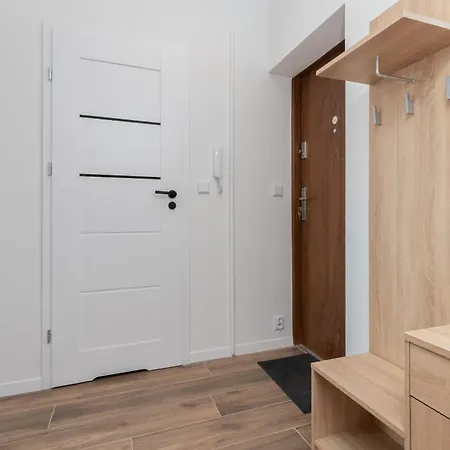 Park De Gaulle Wrzeszcz By Renters *